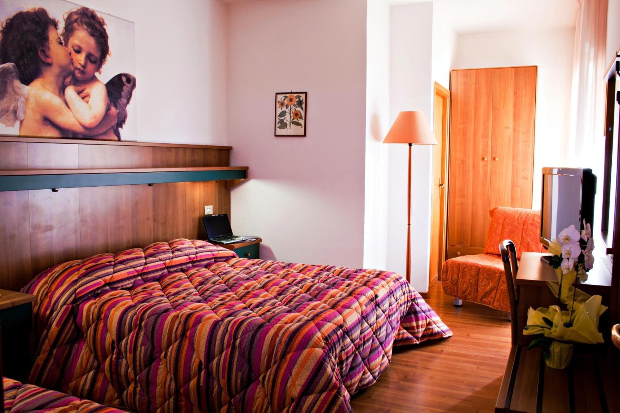 Hotel Los Angeles Assisi Quarto foto